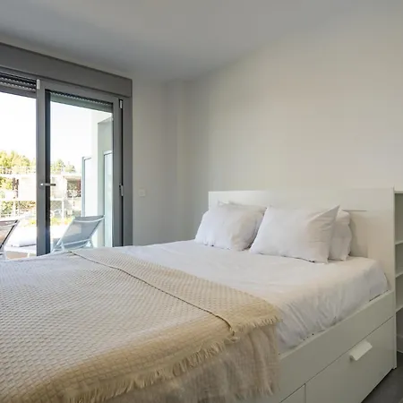 Apartment Modern Apartment With Sea And Poolview *