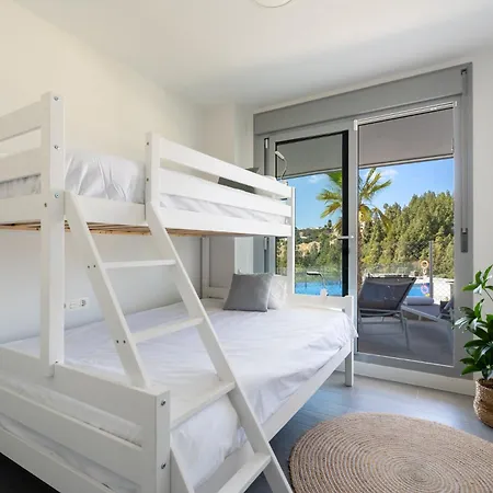 Modern Apartment With Sea And Poolview
