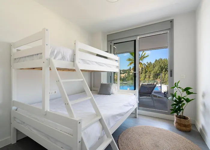 Modern Apartment With Sea And Poolview