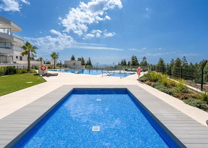 Apartment Modern Apartment With Sea And Poolview *